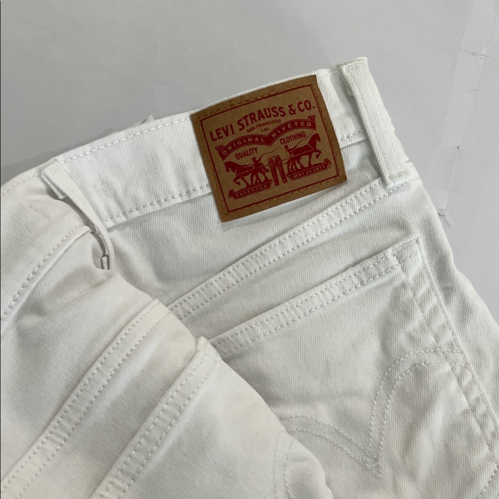 Levi's Wedgie Straight Crisp White Jeans